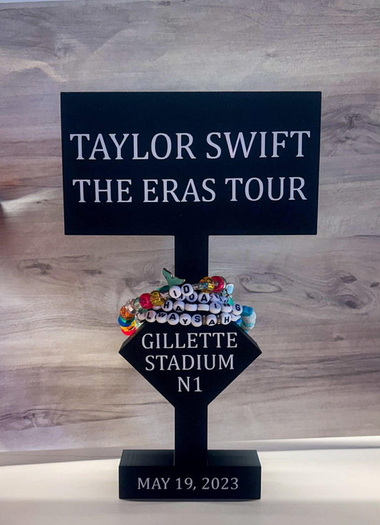 ERA'S Tour Bracelet Stand